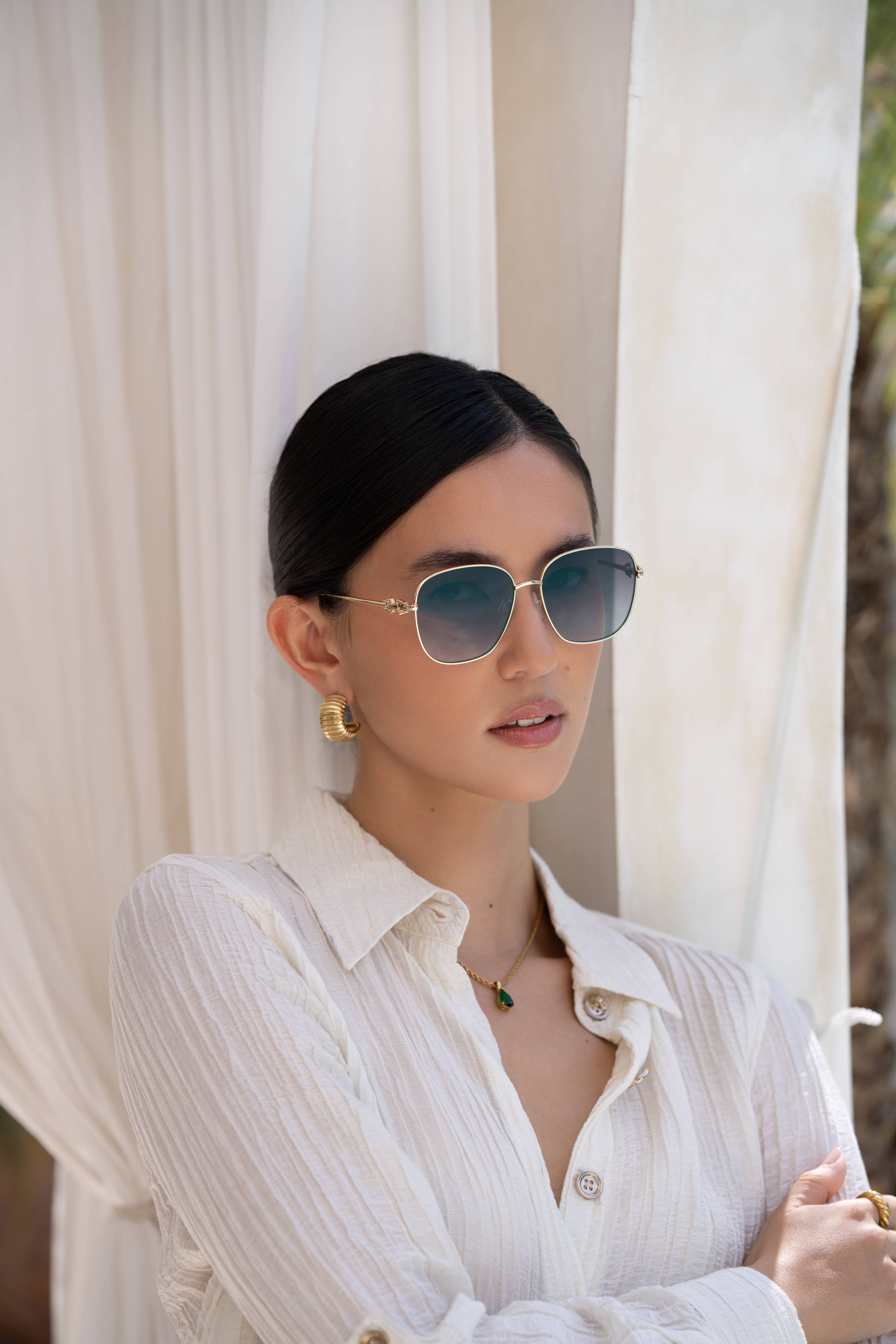 FREYRS Gold Frame Sunglasses Gradient Lenses Lulu Womens Fashion Square Sunglasses main image 2